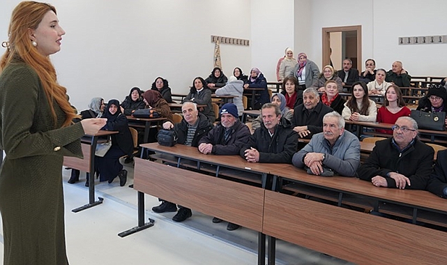 ETÜ 60+ Tazelenme Üniversitesi'nde Yeni Dönem Başladı