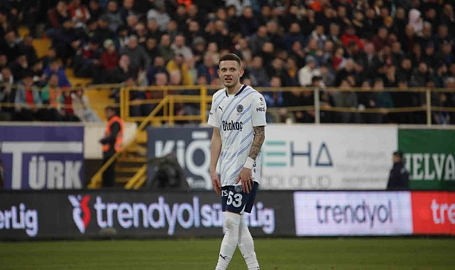 Fenerbahçe'nin Süper Lig'de 4000. golünü Szymanski attı
