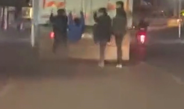 Gaziantep'te 4 çocuğun kamyon arkasında tehlikeli yolculuğu kamerada
