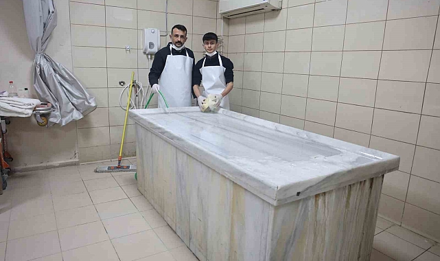 Hatay'da Deprem Gassalları Anlattı: "İnsanlar Teyemmüm Abdestiyle Defnedildi"