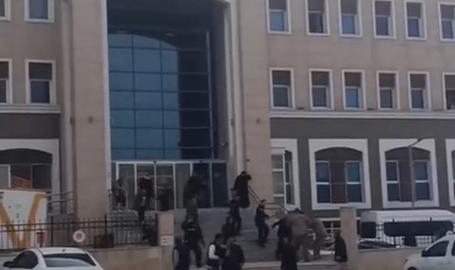 Husumetli aileler adliye önünde kavga etti: 16 yaralı