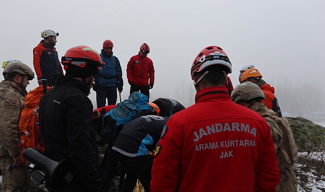 Iğdır'da 6 Şubat Depremlerinin Yıl Dönümünde Arama-Kurtarma Tatbikatı ve Anma Etkinliği Düzenlendi