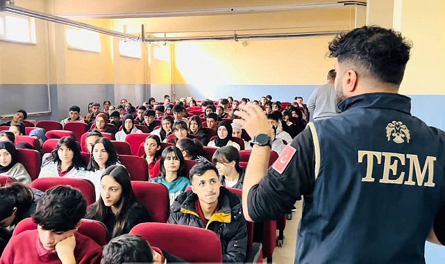 Iğdır'da "Bilinçli Gençlik Güvenli Gelecek" Projesi Kapsamında Öğrencilere Bilgilendirme Yapıldı