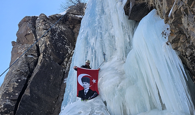 Iğdır’da Dağcılar Uğurca Şelalesine Tırmandı