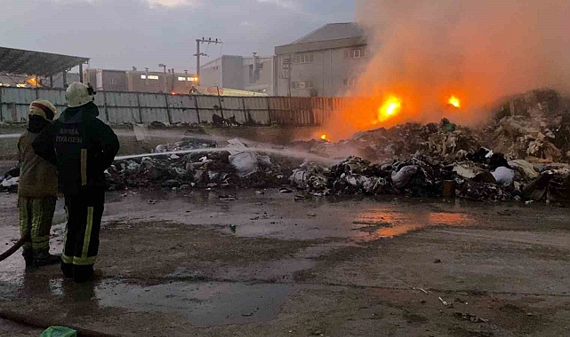 İnegöl'de Çöp Toplama Merkezinde Yangın: Yoğun Çaba Sonucu Kontrol Altında