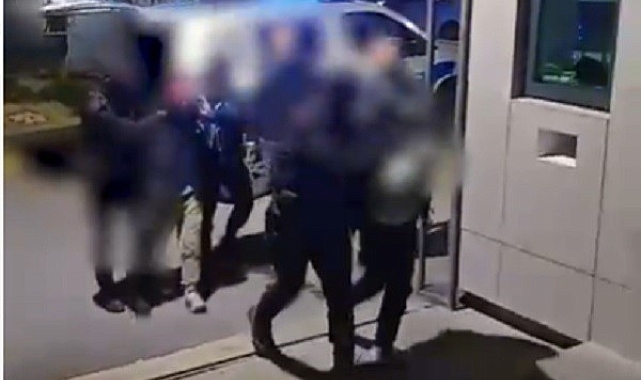 İzmir'de Camiden Hırsızlık Girişimi: 36 Yıl Hapis Cezasıyla Aranan Şüpheli Yakalandı