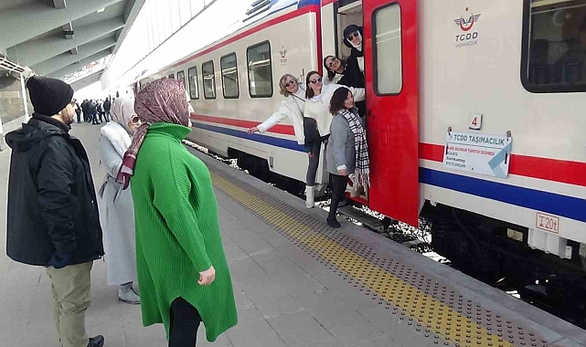 Kars-Erzurum Arasında Turistik Bölgesel Tren Seferleri Yoğun İlgi Görüyor