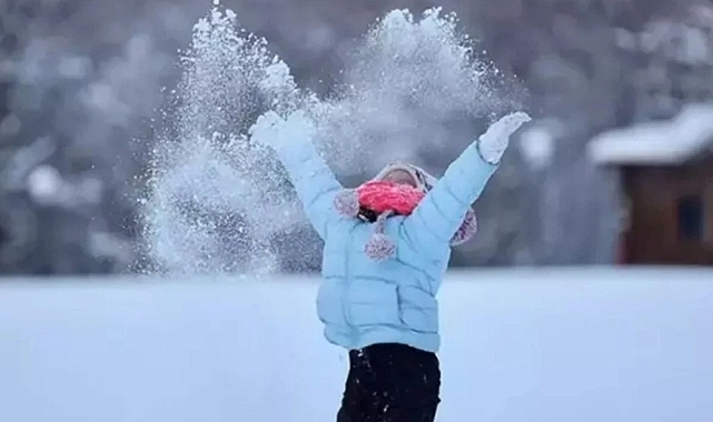 Kars'ta Kar Yağışı Nedeniyle Okullar Tatil Edildi