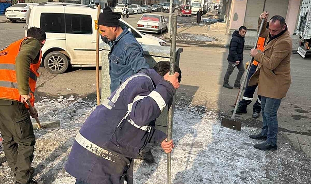 Kars'ta Buzlanma Alarmı: Belediyeden Temizlik Seferberliği