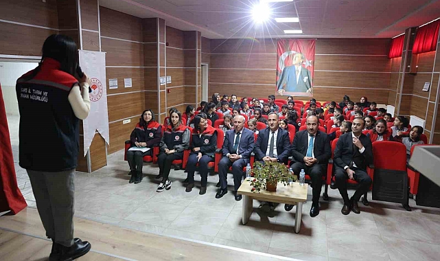 Kars'ta Öğrencilere Organik Tarım Eğitimi Verildi