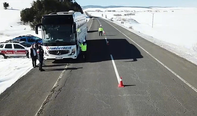 Kars'ta Yolcu Otobüslerine Sıkı Denetim: Sivil Ekipler Görevde