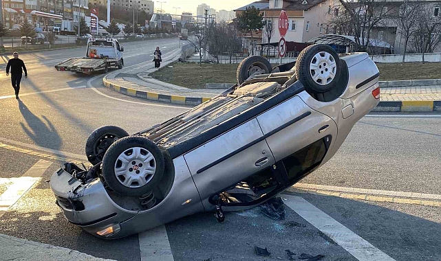 Kastamonu'da Otomobil Takla Attı: Anne ve Çocuğu Yaralı