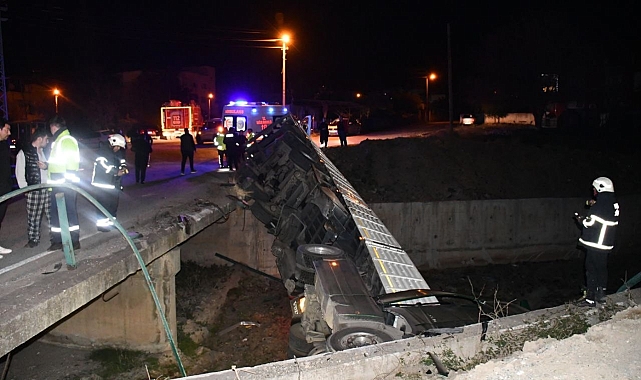 Köprüden uçan tırın sürücüsü aracı bırakıp kayıplara karıştı