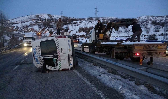 Malatya'da Minibüs Devrildi: 11 Yaralı