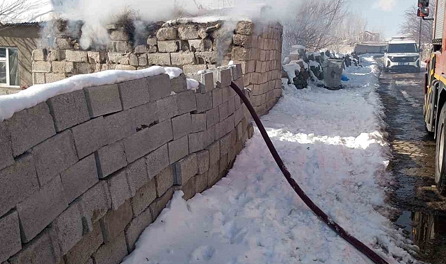 Muradiye ilçesinde tandır evi yangını