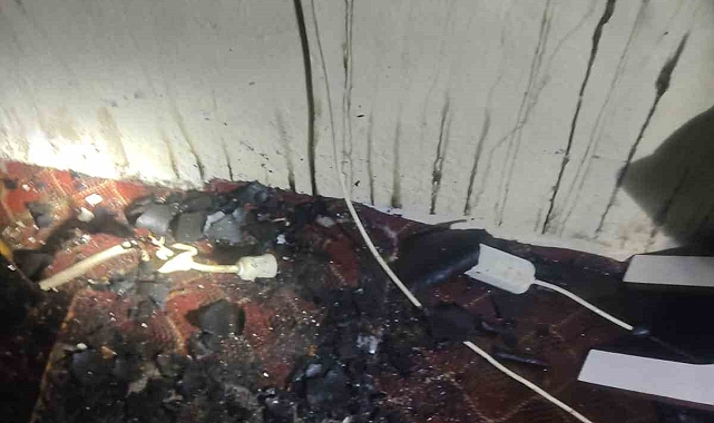 Muradiye'de Ev Yangını: Maddi Hasar Büyük