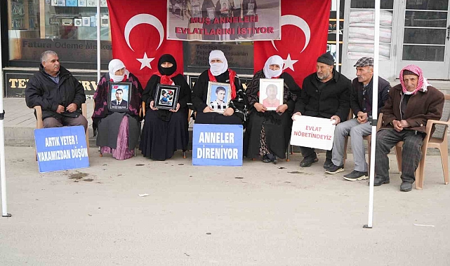 Muşlu Ailelerin Evlat Nöbeti: "Yeter Artık Evlatlarımızı Bırakın"