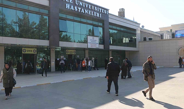 Muş'ta Teneffüste Başına Buz Kütlesi Düşen Öğrencinin Tedavisi Diyarbakır'da Sürüyor