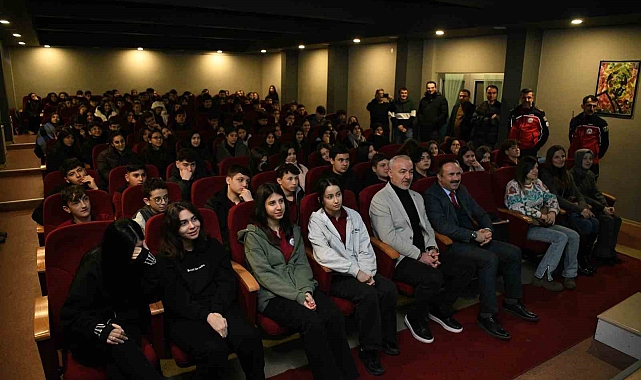 Öğrencilere teorik ve uygulamalı afet eğitimi