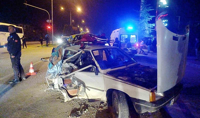 Salihli'de Kavşakta Feci Kaza: 5 Yaralı, 2'sinin Durumu Ağır