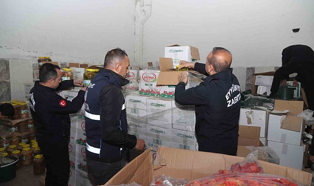 Şanlıurfa'da tonlarca bozuk gıda ürünü ele geçirildi