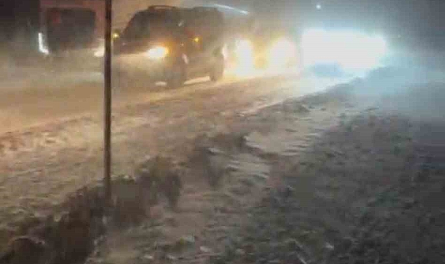 Sivas'ta Kar ve Tipi Ulaşımı Felç Etti