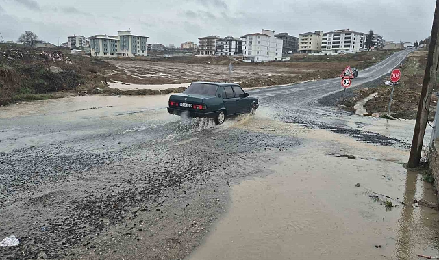 Tekirdağ'da Sağanak Yağış Sonrası Yollar Su Altında Kaldı