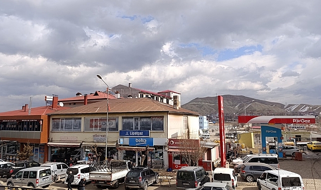Tuzluca'da Kar Havası Etkili Oluyor