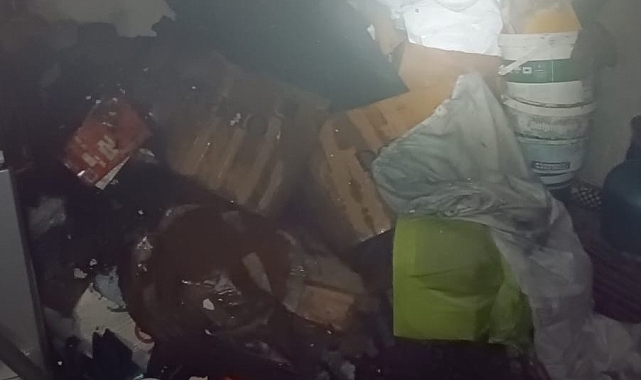 Van'da 4 Katlı Binada Yangın: Ev Kullanılmaz Hale Geldi