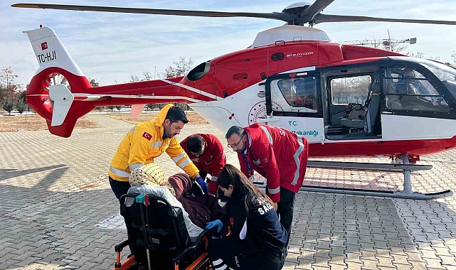 Van'da Hamile Kadın, Ambulans Helikopterle Hastaneye Yetiştirildi