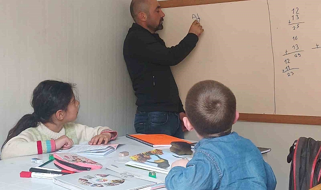 Van'ın Gevaş İlçesinde İki Öğrencili Okulda Eğitim Başladı: Zor Şartlara Rağmen Eğitim Aşkı