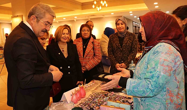 Vanlı Kadın Girişimcilerden El Emeği Göz Nuru Ürünler Sergisi