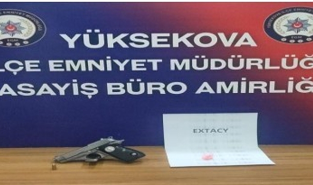 Yüksekova'da Silah ve Uyuşturucu Madde Ele Geçirildi