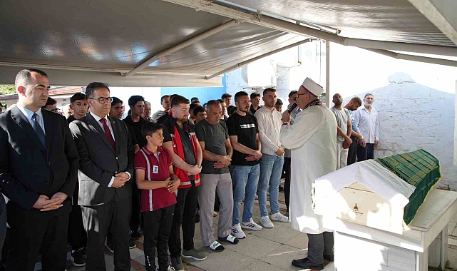 Edirne'de Meriç'te Boğulan Ege Gözyaşlarıyla Uğurlandı