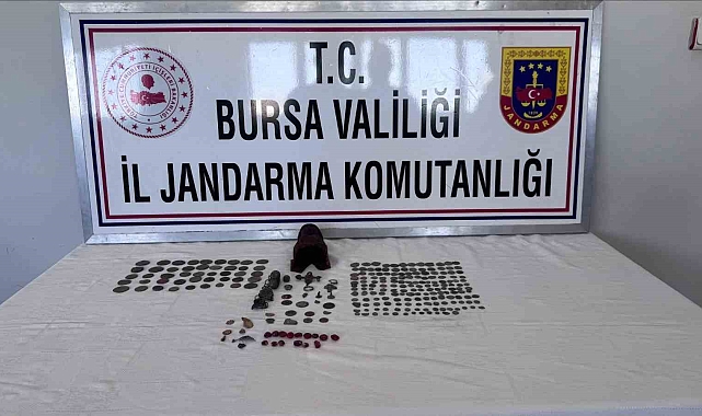 Gemlik'te Tarihi Eser Kaçakçılığı Girişimi: 226 Sikke ve Heykel Ele Geçirildi
