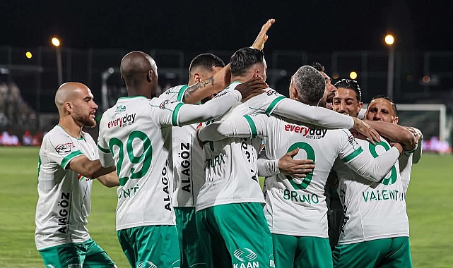 Iğdır FK, İki Penaltının Kaçtığı Mücadelede Sakaryaspor'u Farklı Mağlup Etti! Play-Off Umutları Yeşerdi