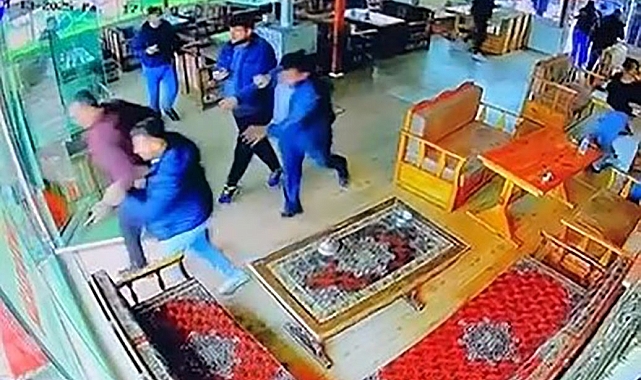 Taşova Depreminde Vatandaşların Panik Anları Kamerada