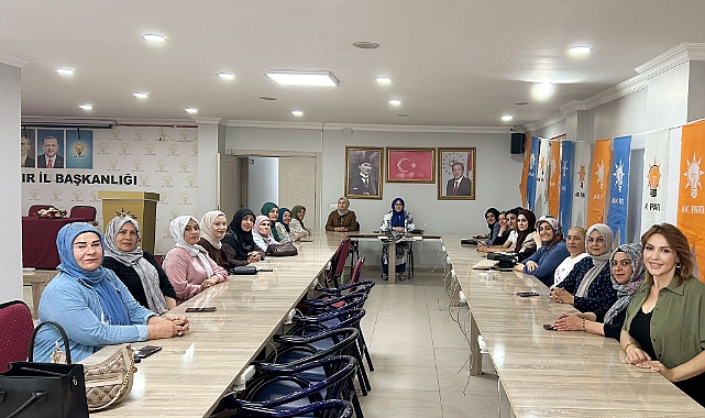 AK Parti Iğdır Kadın Kolları Haftalık Yönetim Kurulu Toplantısını Gerçekleştirdi