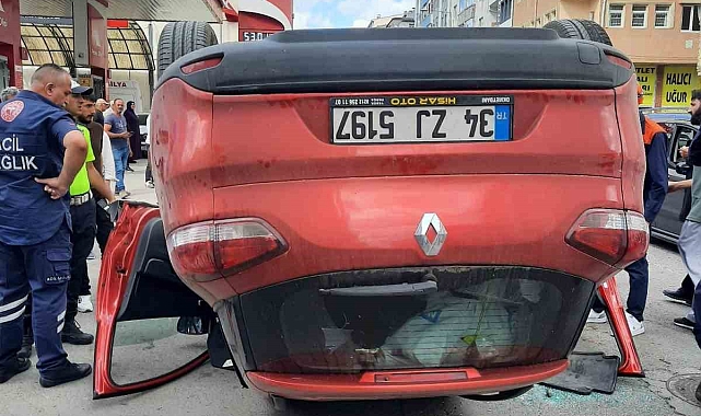 Kars'ta Trafik Kazası: Otomobil Takla Attı, 3 Kişi Yaralandı