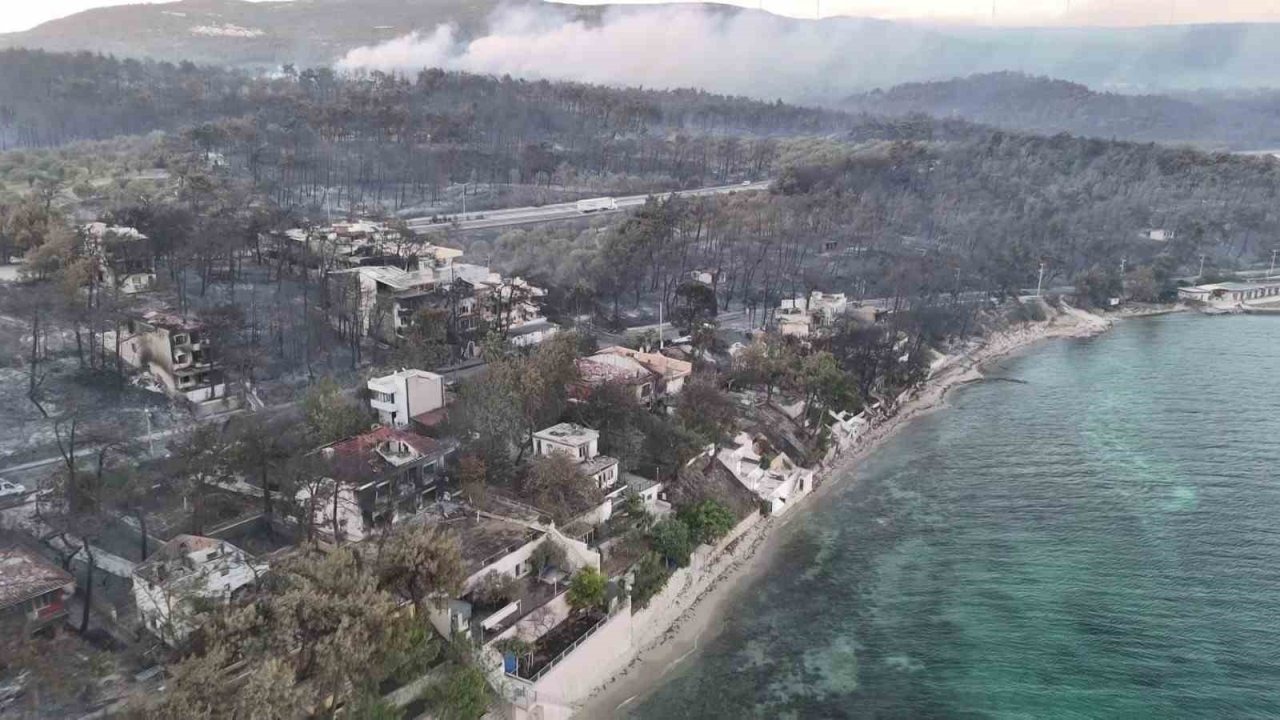 Çanakkale'deki yangında Güzelyalı kül oldu: Felaketin boyutu dronla görüntülendi