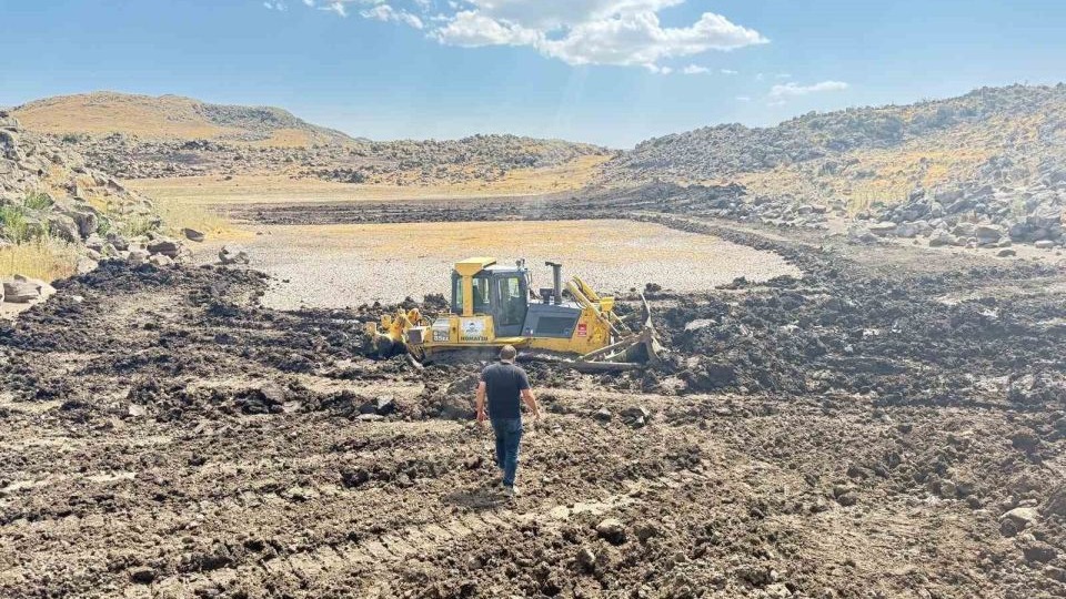 Patnos'ta Kuraklığa Karşı Seferberlik: Köylere Su Ulaştırılıyor