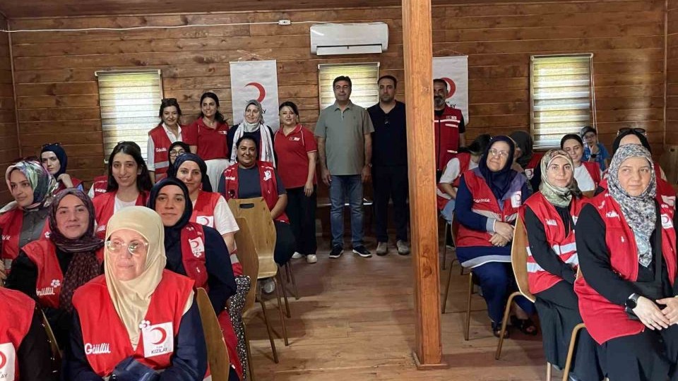Kızılay Kadın Gönüllüleri Malazgirt'te Kapasite Güçlendirme Eğitimi Aldı