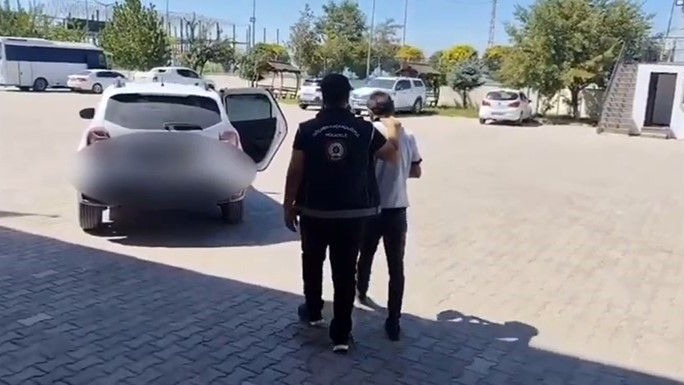 Van'da Göçmen Kaçakçılığı Operasyonu: 3 Tutuklama