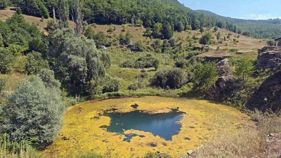 Sivas'ın "Timsah Gözü" Dipsizgöl Ziyaretçi Akınına Uğruyor