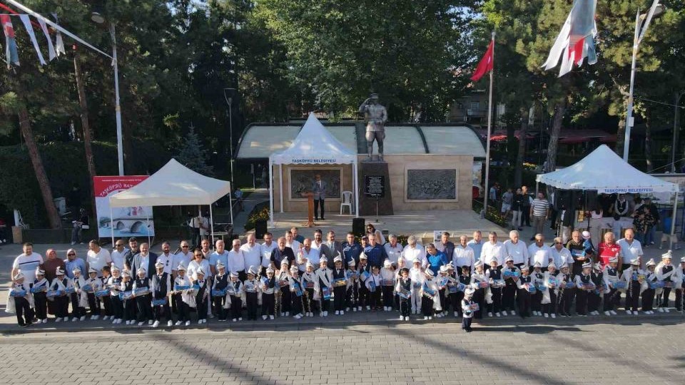 75 çocuk için sünnet şöleni düzenlendi