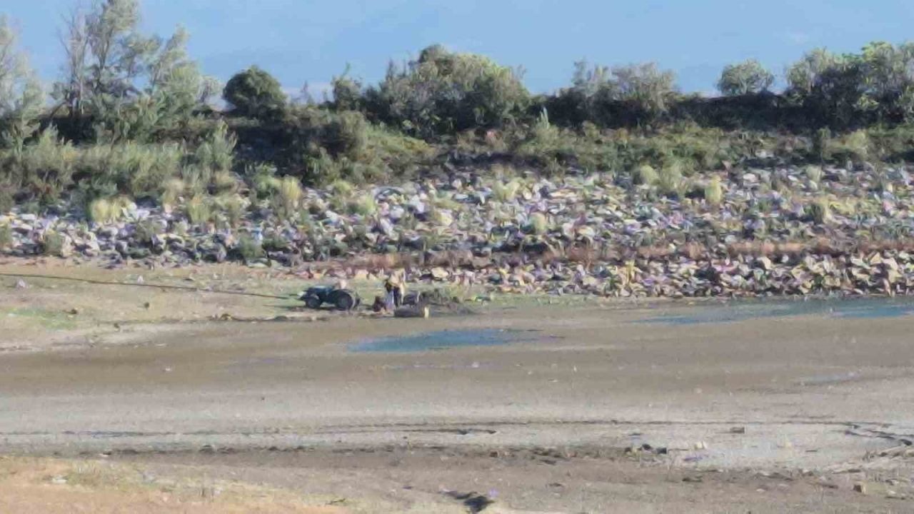 Mudanya'daki Ülküköy Göleti Kurudu: Zeytinlikler Susuz Kaldı