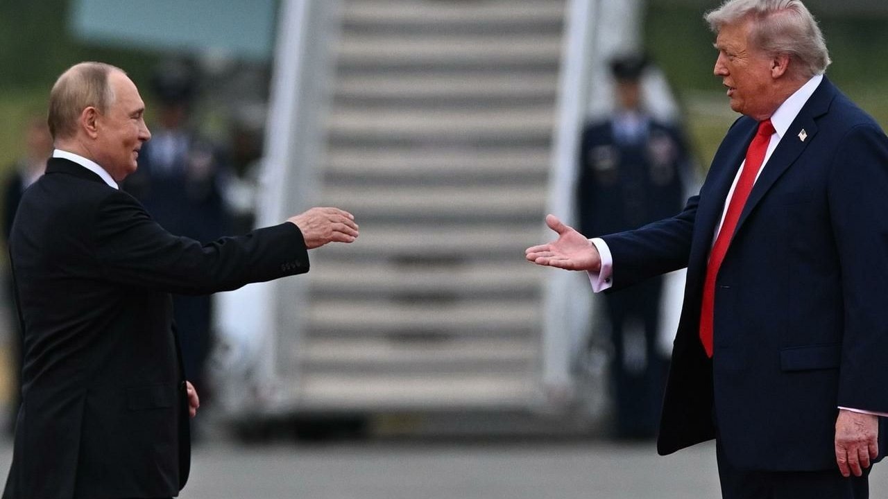 Trump ve Putin, Alaska'da Bir Araya Geldi