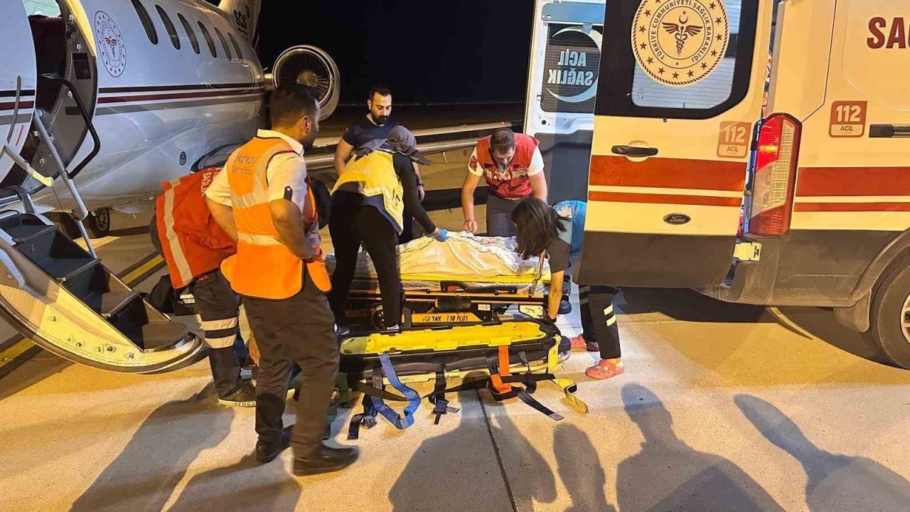 Ağrı’daki Kazada Yaralanan 12 Yaşındaki Çocuk, Ambulans Uçakla Ankara’ya Sevk Edildi