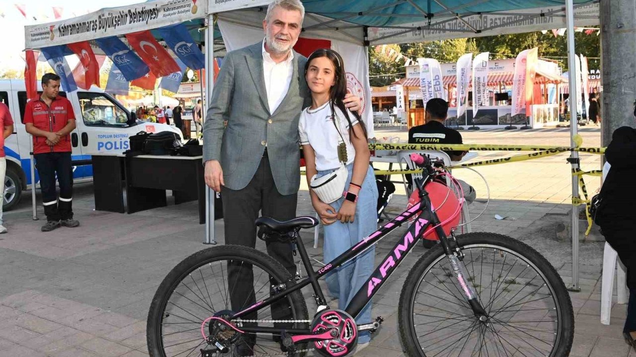 Kahramanmaraş'ta 170 Yetim Çocuğa Bisiklet Hediye Edildi