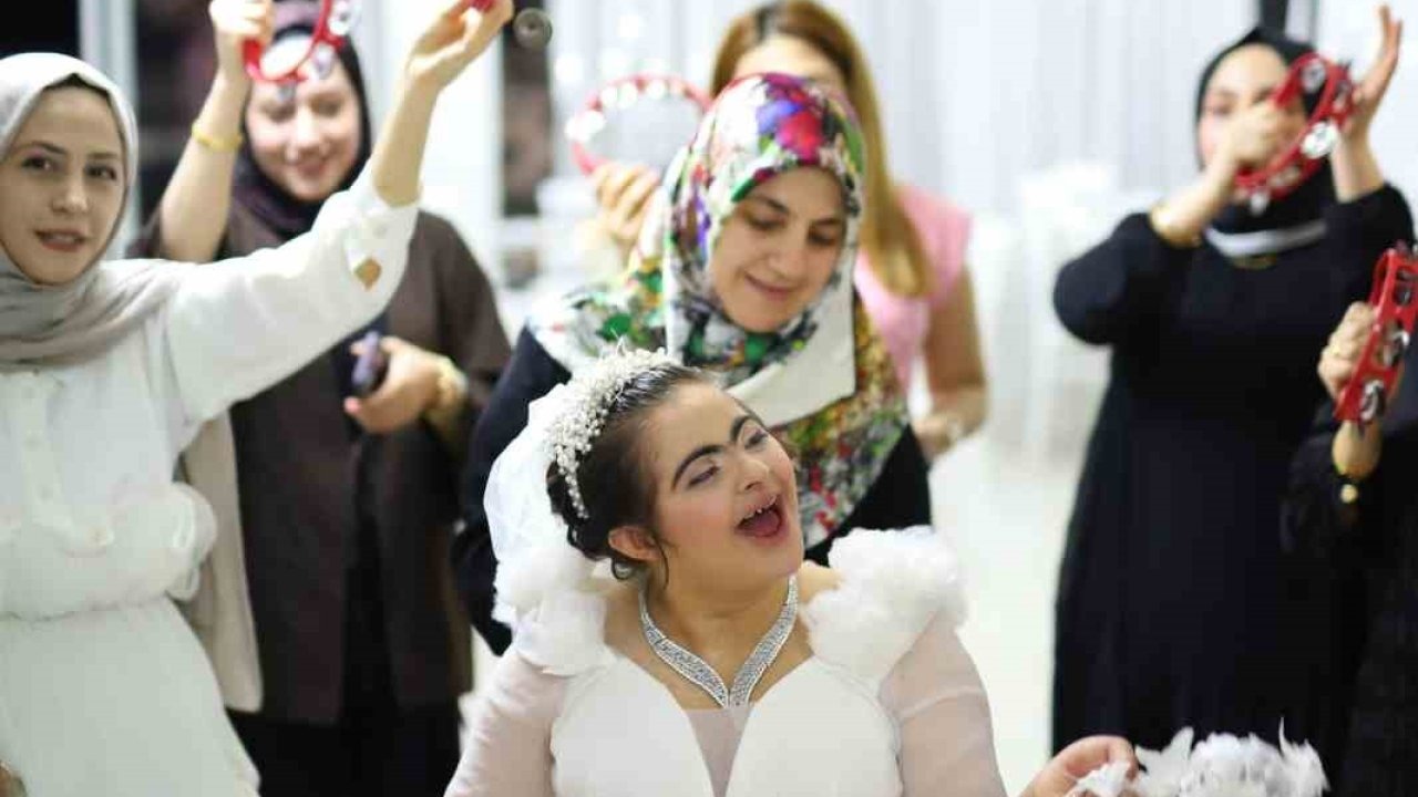 Down Sendromlu Şeyma'nın Gelin Olma Hayali Gerçek Oldu